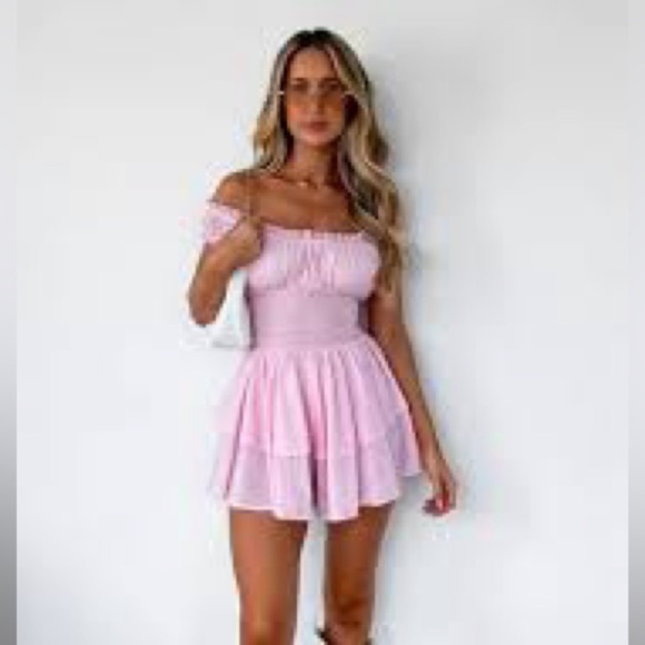 NWT WHITE FOX Boutique Light Pink Mini Know What I Want Playsuit Romper Size M - Picture 3 of 9